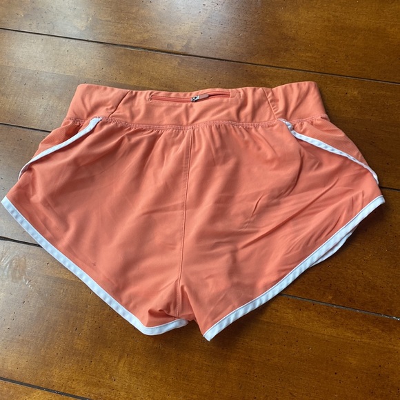 Under armor shorts - Picture 2 of 3